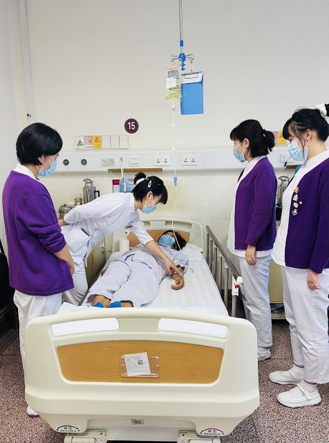 董凱生-組織護士床邊SBAR交接班.jpg